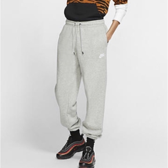 Nike Pants - Nike Women’s Sweatpants
